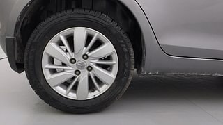 Used 2017 Maruti Suzuki Swift [2011-2017] ZXi Petrol Manual tyres RIGHT REAR TYRE RIM VIEW