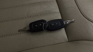 Used 2017 Renault Duster [2015-2019] 85 PS RXZ 4X2 MT Diesel Manual extra CAR KEY VIEW