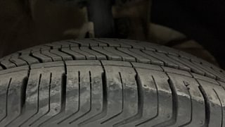Used 2020 Maruti Suzuki Swift [2017-2021] VXI AMT Petrol Automatic tyres RIGHT FRONT TYRE TREAD VIEW