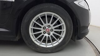 Used 2015 Jaguar XF 2.2 Diesel Diesel Automatic tyres RIGHT FRONT TYRE RIM VIEW