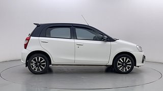 Used 2018 Toyota Etios Liva [2017-2020] V Petrol Manual exterior RIGHT SIDE VIEW