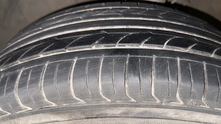Used 2017 Hyundai Elite i20 [2014-2018] Sportz 1.2 Petrol Manual tyres LEFT FRONT TYRE TREAD VIEW