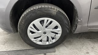 Used 2015 Maruti Suzuki Swift [2011-2017] VXi Petrol Manual tyres LEFT FRONT TYRE RIM VIEW