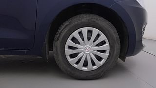 Used 2019 Maruti Suzuki Swift [2017-2021] VXi Petrol Manual tyres RIGHT FRONT TYRE RIM VIEW