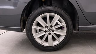 Used 2016 volkswagen Vento 1.6L Highline plus Petrol Manual tyres RIGHT REAR TYRE RIM VIEW