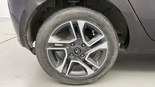 Used 2022 Tata Tiago Revotron XZ Plus Petrol Manual tyres RIGHT REAR TYRE RIM VIEW