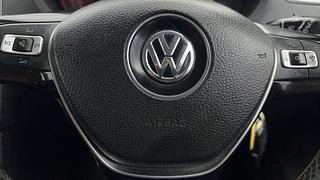 Used 2019 volkswagen Polo Highline Plus 1.0 MPI Petrol Manual top_features Airbags