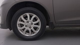 Used 2014 Honda Amaze [2013-2016] 1.2 VX i-VTEC Petrol Manual tyres LEFT FRONT TYRE RIM VIEW