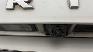 Used 2020 Renault Triber RXZ AMT Petrol Automatic top_features Rear camera