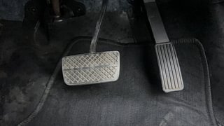 Used 2021 Honda Amaze 1.2 VX CVT i-VTEC Petrol Automatic interior PEDALS VIEW