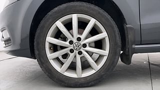 Used 2018 Volkswagen Polo [2017-2019] Highline Plus 1.2L (P) Petrol Manual tyres LEFT FRONT TYRE RIM VIEW