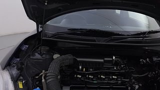 Used 2019 Maruti Suzuki Swift [2017-2021] VXi Petrol Manual engine ENGINE RIGHT SIDE HINGE & APRON VIEW