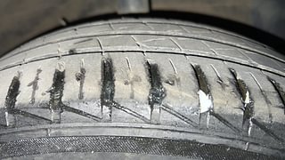 Used 2021 Hyundai Grand i10 Nios Sportz AMT 1.2 CRDI Diesel Automatic tyres RIGHT FRONT TYRE TREAD VIEW