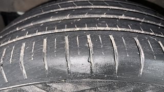 Used 2017 Maruti Suzuki Baleno [2015-2019] Zeta AT Petrol Petrol Automatic tyres LEFT FRONT TYRE TREAD VIEW