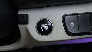 Used 2022 Kia Seltos HTX D Diesel Manual top_features Keyless start