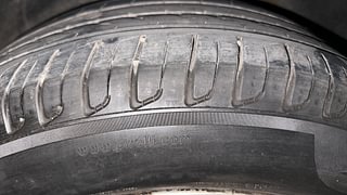 Used 2015 Jaguar XF 2.2 Diesel Diesel Automatic tyres RIGHT REAR TYRE TREAD VIEW