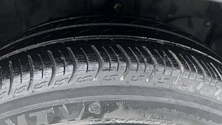 Used 2021 Honda Amaze 1.2 VX CVT i-VTEC Petrol Automatic tyres RIGHT FRONT TYRE TREAD VIEW