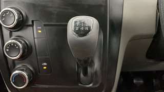 Used 2016 Mahindra KUV100 [2015-2017] K4 6 STR Petrol Manual interior GEAR  KNOB VIEW