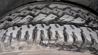 Used 2017 Renault Duster [2015-2019] 85 PS RXZ 4X2 MT Diesel Manual tyres RIGHT FRONT TYRE TREAD VIEW