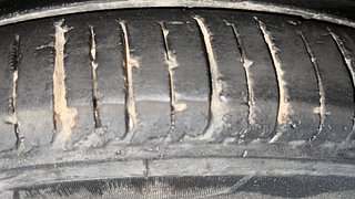 Used 2021 Renault Triber RXZ Petrol Manual tyres RIGHT FRONT TYRE TREAD VIEW