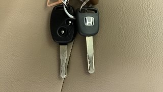 Used 2011 Honda City [2011-2014] 1.5 S MT Petrol Manual extra CAR KEY VIEW