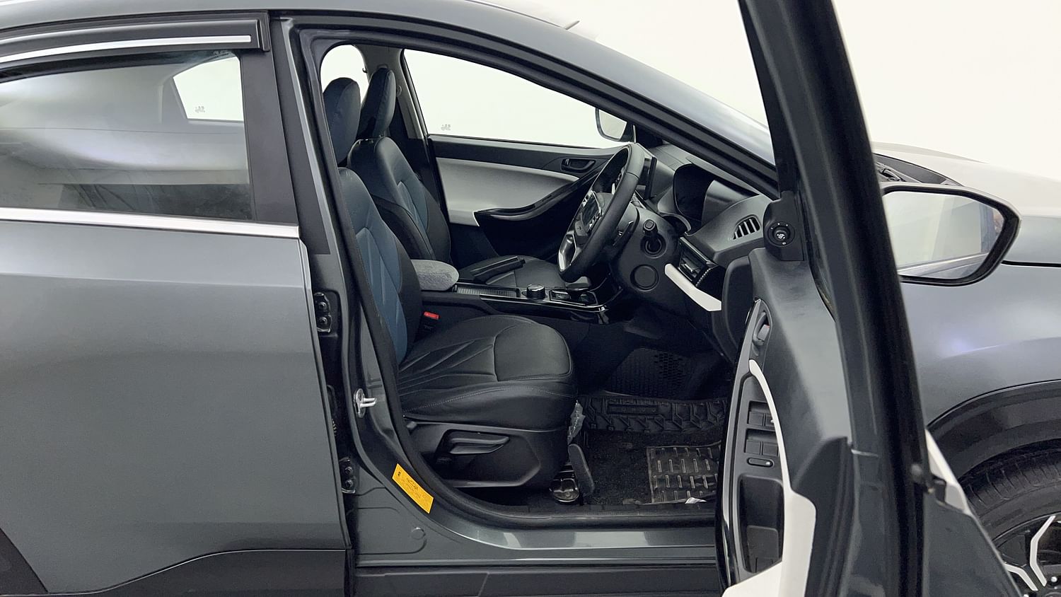 New Tata Curvv interior RIGHT SIDE FRONT DOOR CABIN VIEW