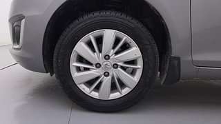 Used 2017 Maruti Suzuki Swift [2011-2017] ZXi Petrol Manual tyres LEFT FRONT TYRE RIM VIEW