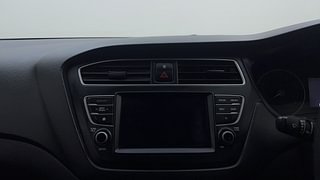 Used 2018 Hyundai Elite i20 [2018-2020] Asta 1.2 Dual Tone Petrol Manual top_features Integrated (in-dash) music system