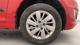 Used 2015 Maruti Suzuki Swift [2011-2017] ZXi Petrol Manual tyres RIGHT FRONT TYRE RIM VIEW