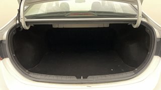 Used 2018 Hyundai Verna [2017-2020] 1.6 VTVT SX (O) Petrol Manual interior DICKY INSIDE VIEW