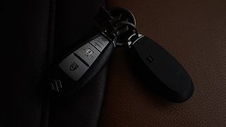 Used 2017 Maruti Suzuki Swift [2011-2017] ZXi Petrol Manual extra CAR KEY VIEW