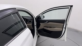 Used 2019 Hyundai Verna [2017-2020] 1.6 VTVT SX Petrol Manual interior RIGHT FRONT DOOR OPEN VIEW