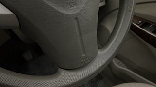 Used 2015 Toyota Etios [2010-2017] V Petrol Manual top_features Airbags