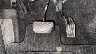 Used 2017 Maruti Suzuki Baleno [2015-2019] Zeta AT Petrol Petrol Automatic interior PEDALS VIEW
