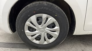 Used 2020 Maruti Suzuki Swift [2017-2021] VXI AMT Petrol Automatic tyres LEFT FRONT TYRE RIM VIEW