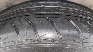 Used 2015 honda Jazz V CVT Petrol Automatic tyres RIGHT FRONT TYRE TREAD VIEW
