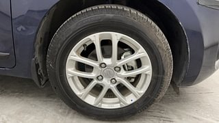 Used 2023 Maruti Suzuki Swift ZXI AMT Petrol Automatic tyres RIGHT FRONT TYRE RIM VIEW
