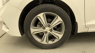 Used 2018 Hyundai Verna [2017-2020] 1.6 VTVT SX (O) Petrol Manual tyres LEFT FRONT TYRE RIM VIEW