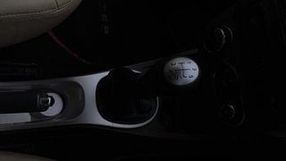 Used 2017 Renault Duster [2015-2019] 85 PS RXZ 4X2 MT Diesel Manual interior GEAR  KNOB VIEW