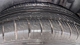 Used 2017 Maruti Suzuki Swift [2011-2017] ZXi Petrol Manual tyres LEFT REAR TYRE TREAD VIEW