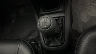 Used 2015 Maruti Suzuki Swift [2011-2017] VXi Petrol Manual interior GEAR  KNOB VIEW