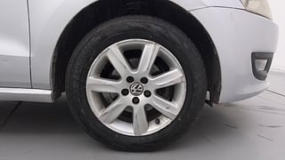 Used 2011 Volkswagen Polo [2010-2014] Highline1.2L (P) Petrol Manual tyres RIGHT FRONT TYRE RIM VIEW