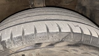 Used 2015 Maruti Suzuki Swift [2011-2017] ZXi Petrol Manual tyres RIGHT FRONT TYRE TREAD VIEW