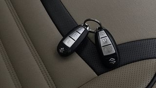 Used 2015 Maruti Suzuki Ciaz [2014-2017] ZXi Petrol Manual extra CAR KEY VIEW