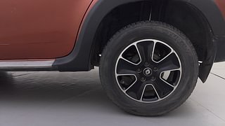 Used 2017 Renault Duster [2015-2019] 85 PS RXZ 4X2 MT Diesel Manual tyres LEFT REAR TYRE RIM VIEW