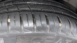 Used 2021 Renault Kwid CLIMBER 1.0 AMT Opt Petrol Automatic tyres RIGHT FRONT TYRE TREAD VIEW