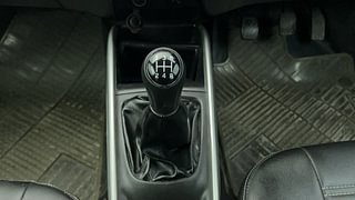 Used 2016 Maruti Suzuki Baleno [2015-2019] Alpha Petrol Petrol Manual interior GEAR  KNOB VIEW