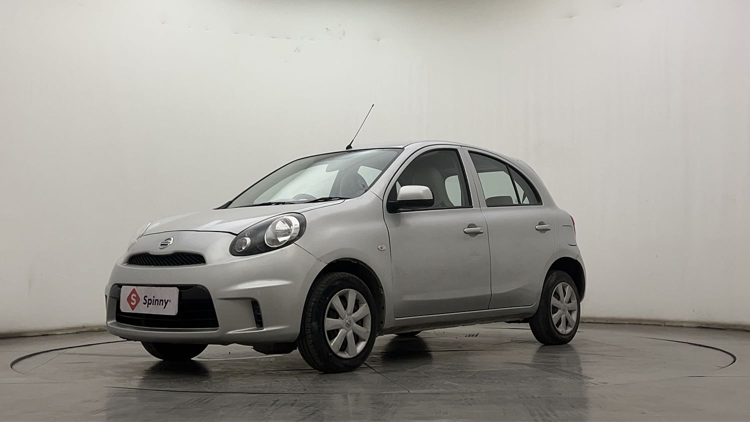LEFT FRONT CORNER VIEW