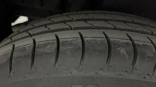 Used 2015 Maruti Suzuki Swift [2011-2017] VXi Petrol Manual tyres RIGHT REAR TYRE TREAD VIEW