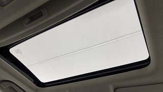 Used 2019 Honda WR-V [2017-2020] VX i-VTEC Petrol Manual top_features Sunroof
